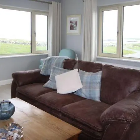 Mannin Bay Beach House * Ballyconneely
